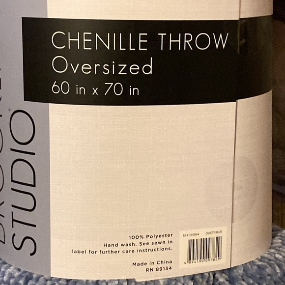 💙🩶💙NWT Brooklyn Studio Chenille Throw Oversized 60 x 70 inches - Picture 5 of 6